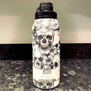New Hydrapeak Skulls 32 oz Water Bottle Chug Lid Stainless Steel Leak Proof Jug